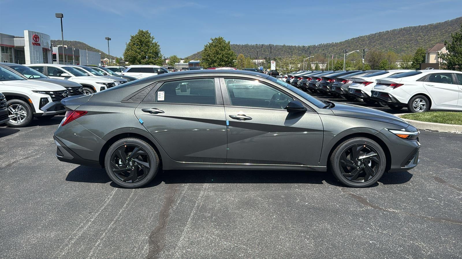 2026 Hyundai ELANTRA HYBRID SEL Sport