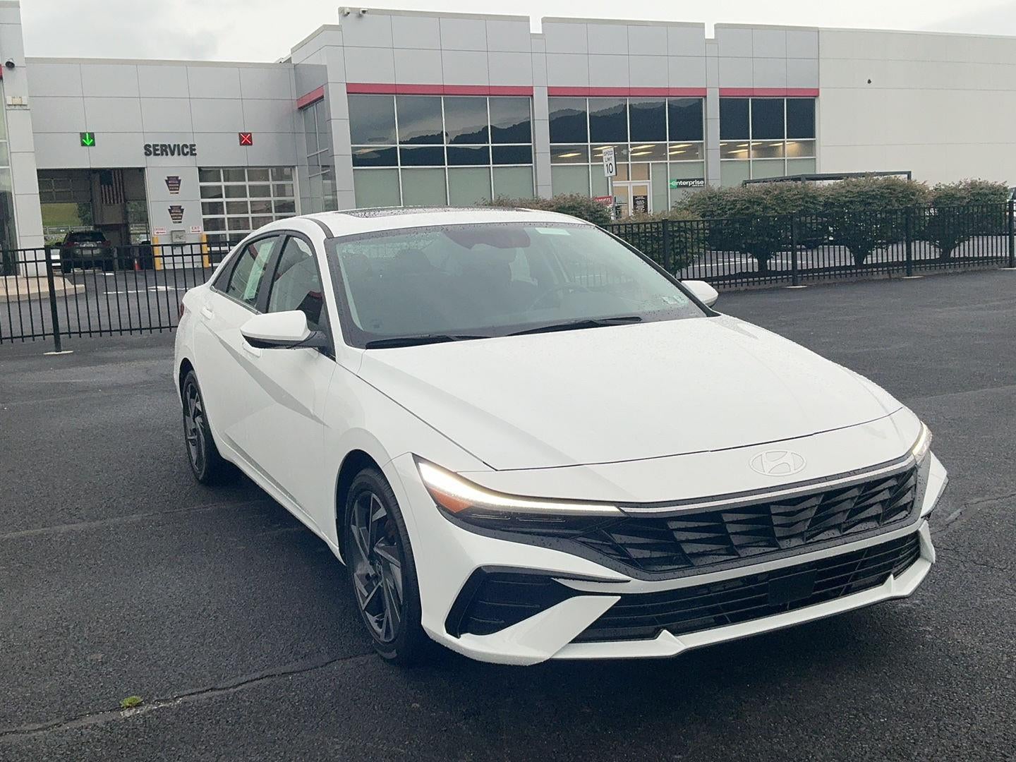 2024 Hyundai ELANTRA SEL