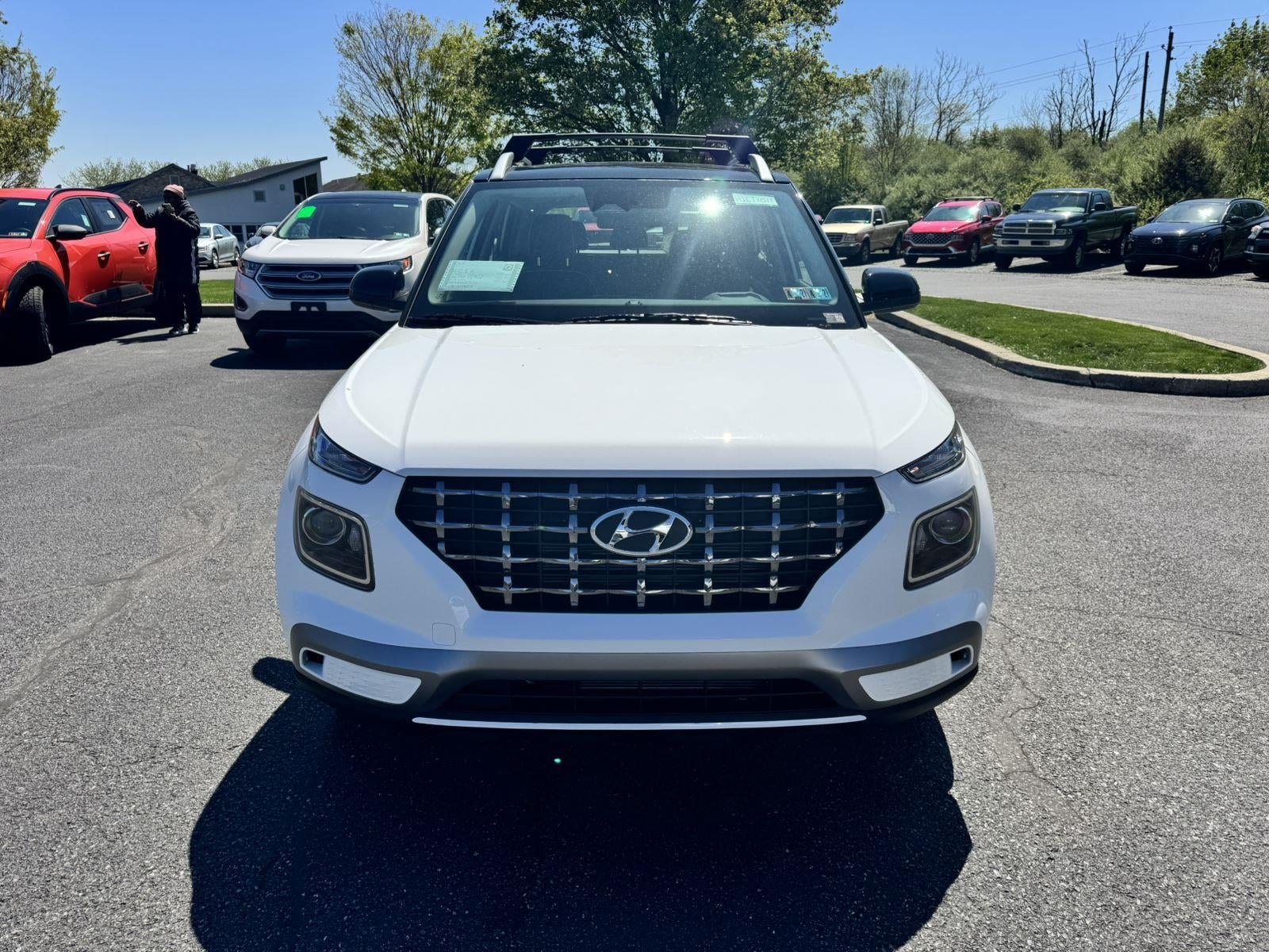 2026 Hyundai VENUE SEL W/Two-Tone Roof