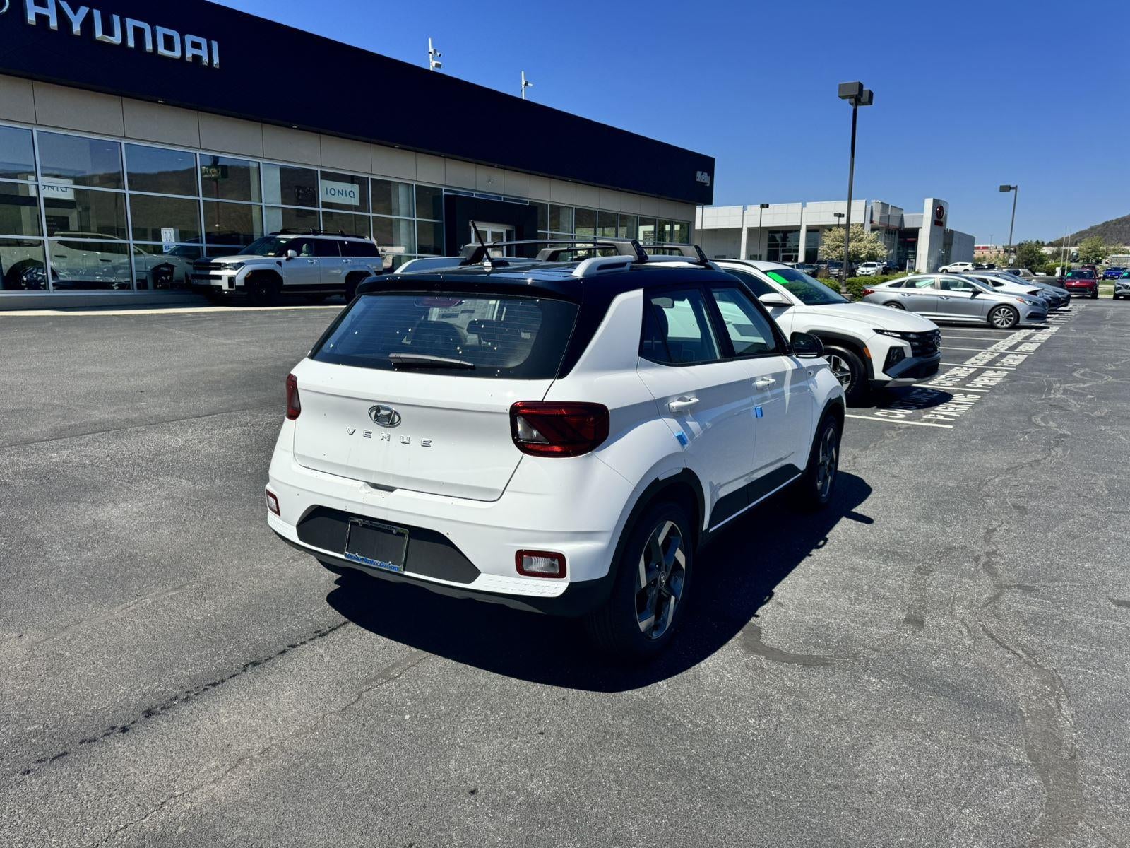 2026 Hyundai VENUE SEL W/Two-Tone Roof